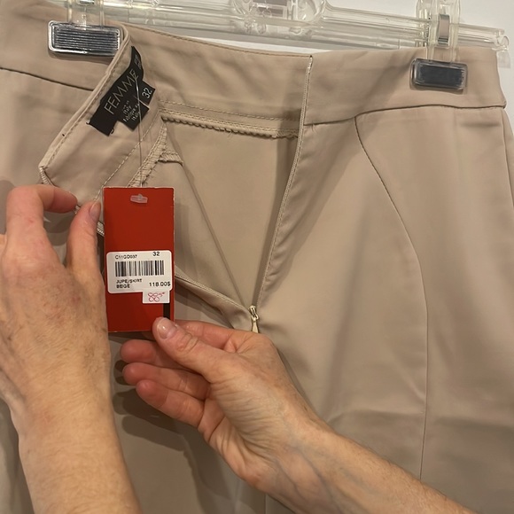 Italian Pencil Skirt - Picture 2 of 3